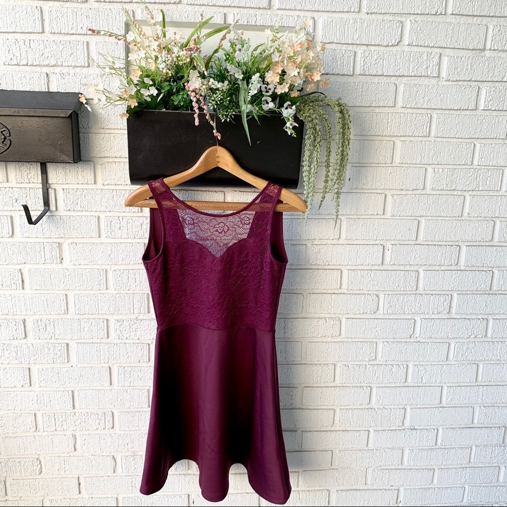 Divided Marron/Fuchsia Lace Dress With V-Cut Back